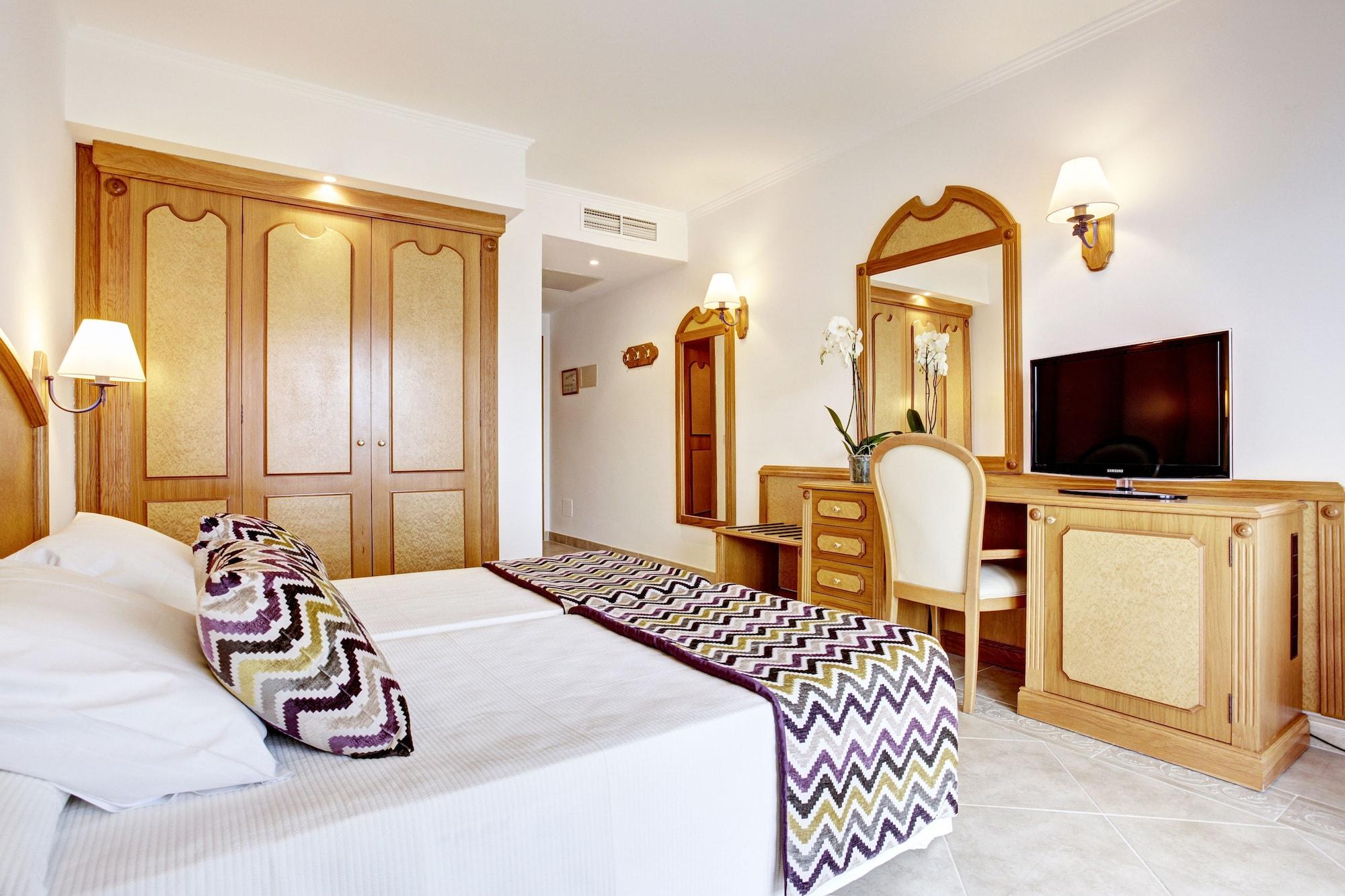 Grupotel Santa Eularia & Spa - Adults Only Santa Eulària des Riu Kültér fotó